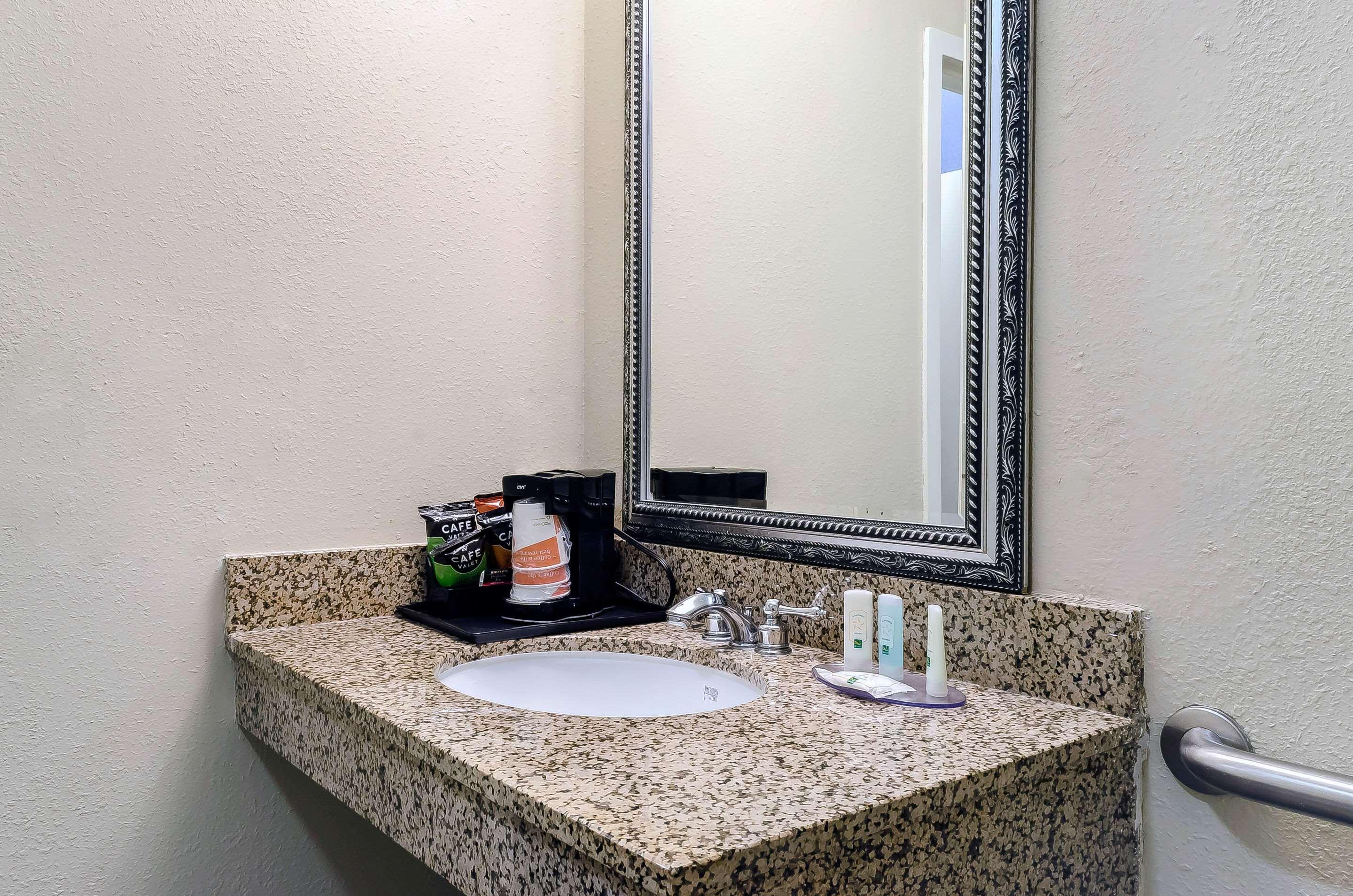 Quality Inn Ruston Bagian luar foto