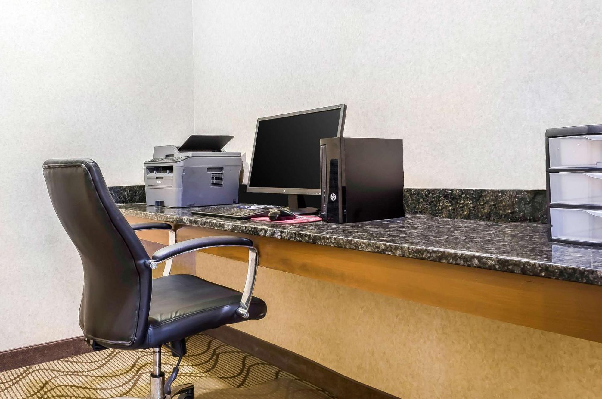 Quality Inn Ruston Bagian luar foto