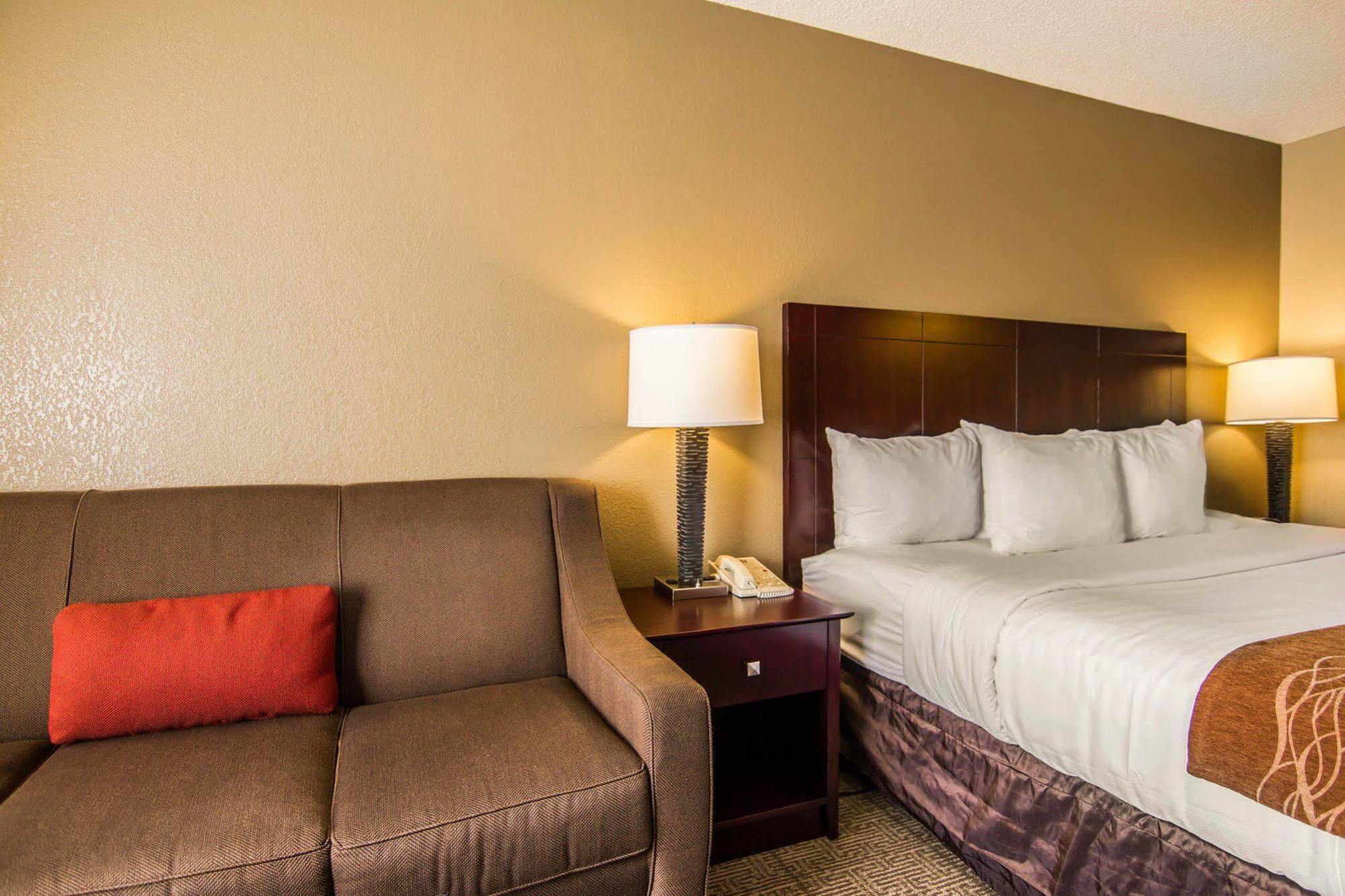 Quality Inn Ruston Bagian luar foto